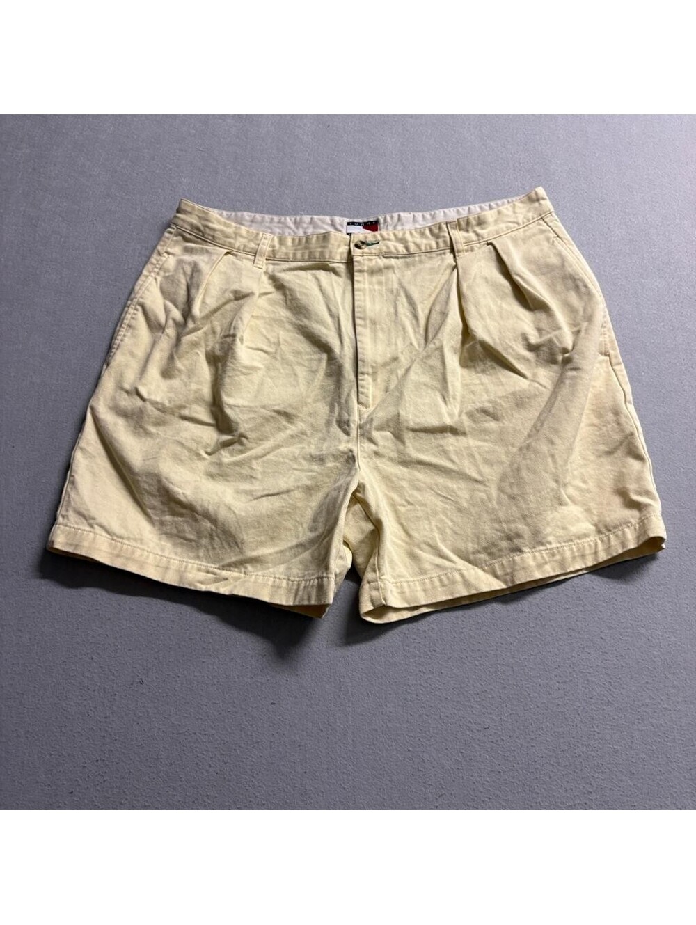 Tommy Hilfiger Chino Shorts Mens 40 Yellow Cotton Pleated Front Casual